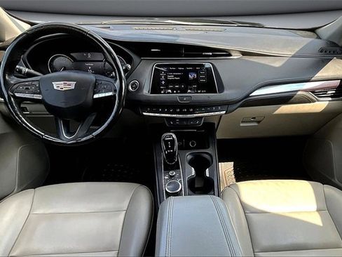 Used 2021 Cadillac XT4 Luxury w/ Cold Weather Package image 7