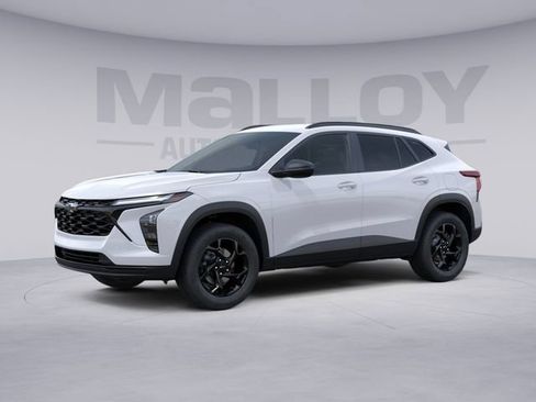New 2026 Chevrolet Trax LT w/ Driver Confidence Package FWD image 3