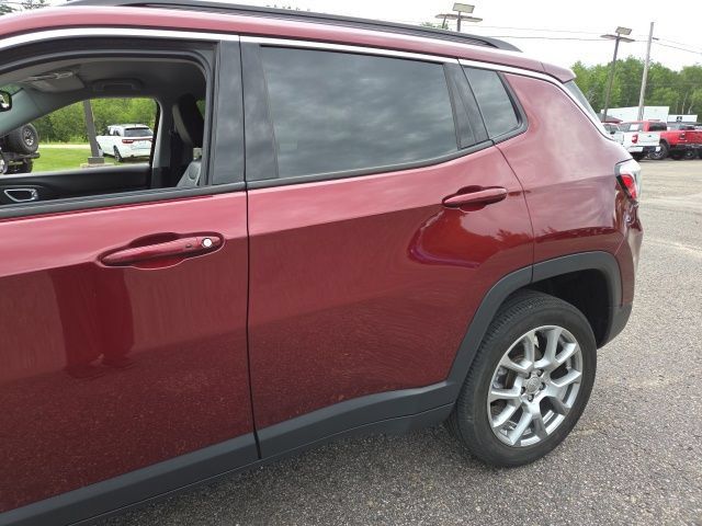 Used 2022 Jeep Compass Latitude AWD/4WD image 32