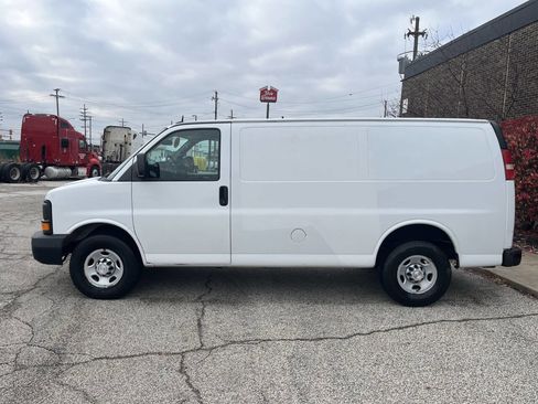 Used 2015 Chevrolet Express 2500 2500 3dr Cargo Van image 6