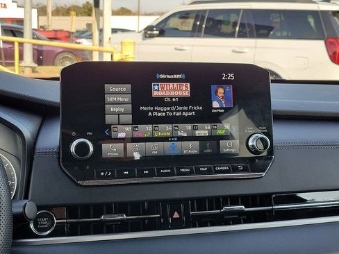 Used 2024 Mitsubishi Outlander SE image 16