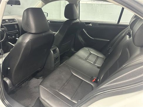 Used 2016 Volkswagen Jetta SEL w/ Lighting Package image 3