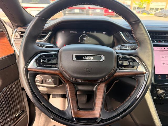 Used 2023 Jeep Grand Cherokee L Summit w/ Luxury Tech Group V AWD/4WD image 14