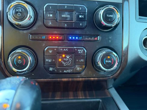 Used 2015 Ford Expedition EL Platinum image 22