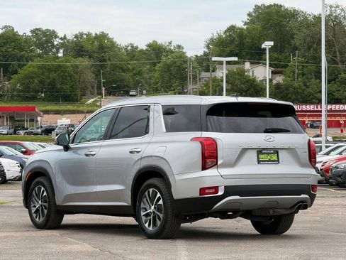 Used 2022 Hyundai Palisade SEL AWD/4WD image 2