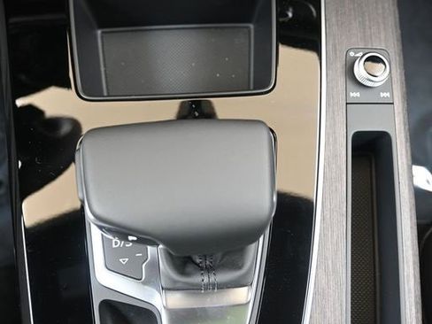 Used 2025 Audi Q5 2.0T Premium Plus w/ Premium Plus Package image 34