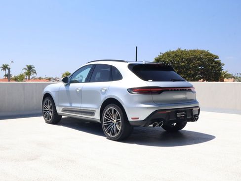 Certified 2026 Porsche Macan AWD/4WD image 3