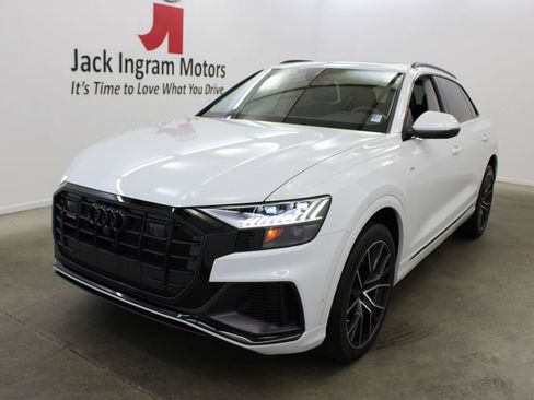 Used 2023 Audi Q8 Premium Plus w/ Premium Plus Package AWD/4WD image 2