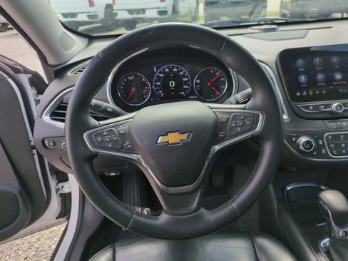 Used 2024 Chevrolet Malibu LT FWD image 18
