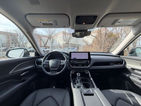 Used 2025 Toyota Grand Highlander LE image 35