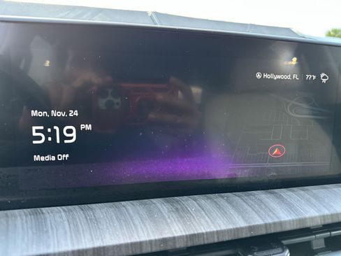 Used 2023 Kia Telluride EX image 17