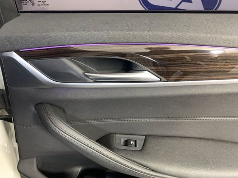 Used 2018 BMW 530i xDrive image 37