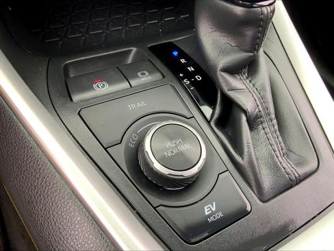 Used 2024 Toyota RAV4 XLE image 33