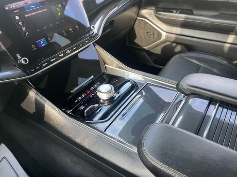 Used 2023 Jeep Wagoneer L 4WD w/ Premium Group I image 24