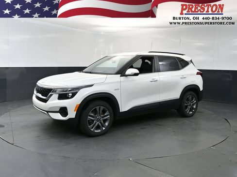 Certified 2023 Kia Seltos S w/ Navigation Package AWD/4WD image 1