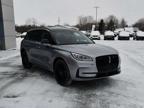 Used 2023 Lincoln Corsair Reserve w/ Equipment Group 201A image 9