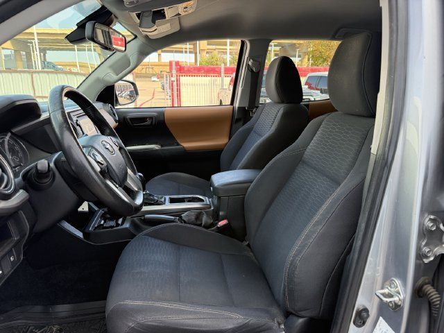 Used 2018 Toyota Tacoma SR5 RWD image 25