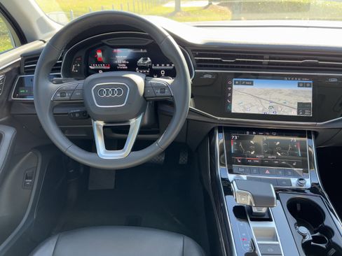 Used 2023 Audi Q7 Premium Plus w/ Premium Plus Package image 30