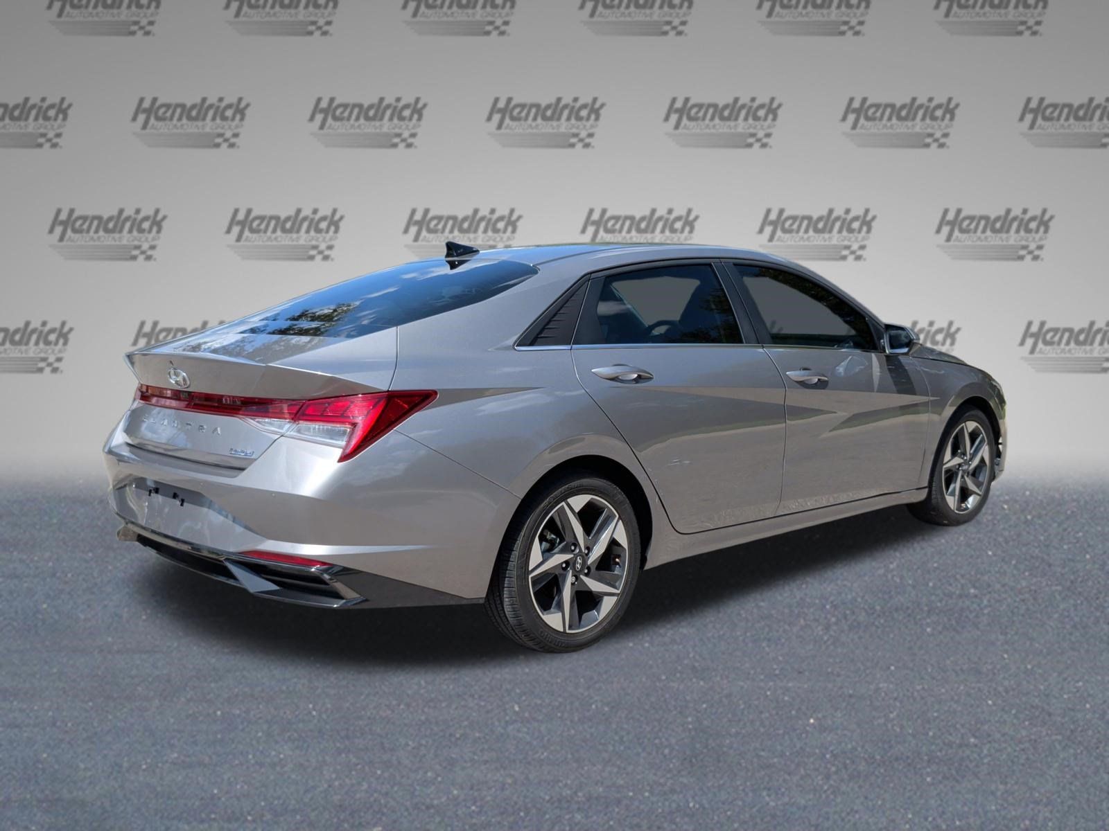 Used 2022 Hyundai Elantra Limited FWD image 7
