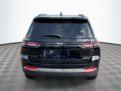 Used 2025 Jeep Grand Cherokee Laredo RWD image 7