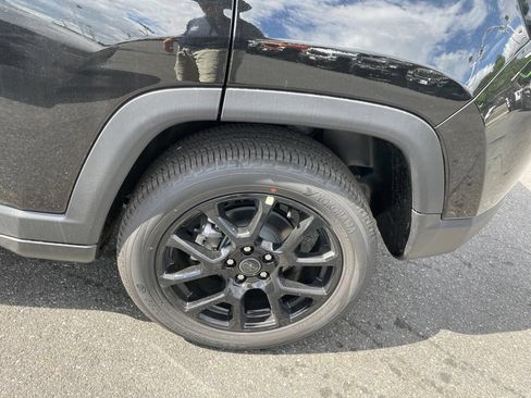 New 2026 Jeep Compass Latitude AWD/4WD image 7
