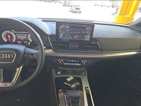 Used 2025 Audi Q5 2.0T Premium Plus AWD/4WD image 10