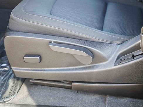 Used 2019 Chevrolet Colorado LT image 23