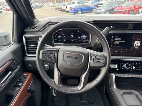 Used 2025 GMC Sierra 2500 Denali Ultimate image 16