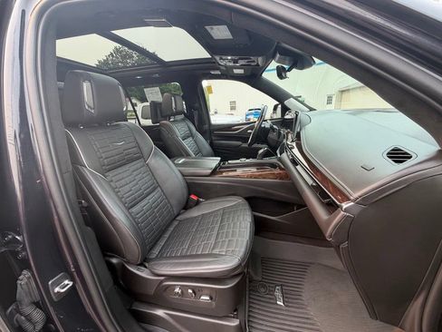 Used 2023 Cadillac Escalade ESV Sport Platinum w/ LPO, ONYX Package AWD/4WD image 20