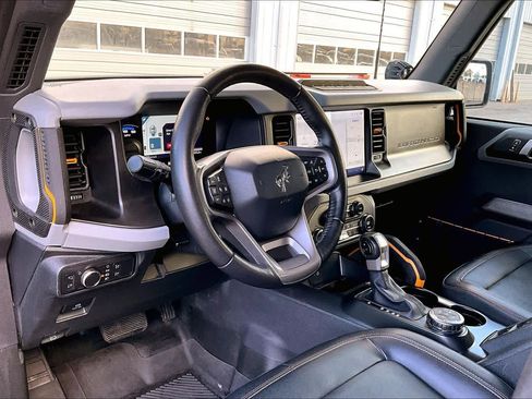 Used 2021 Ford Bronco Badlands image 17