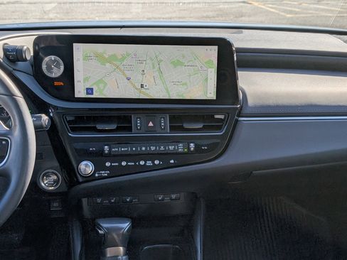 Certified 2023 Lexus ES 350 w/ Premium Package image 18