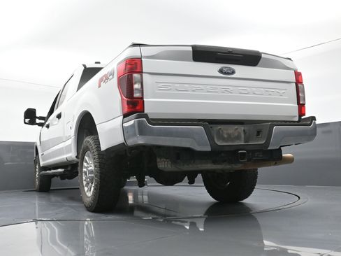 Used 2021 Ford F250 XLT w/ FX4 Off-Road Package image 27