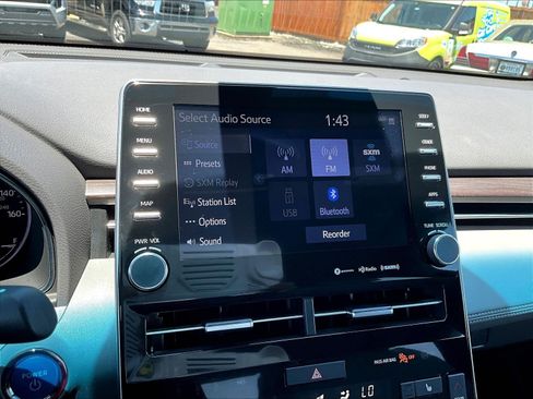 Used 2021 Toyota Avalon XLE w/ Moonroof Package FWD image 40