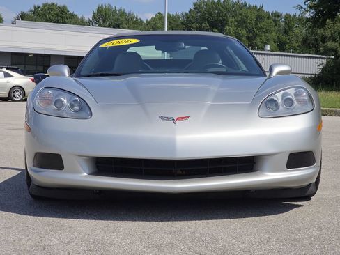 Used 2006 Chevrolet Corvette Convertible w/ Preferred Equipment Group RWD image 3