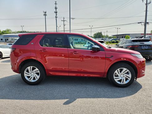 Certified 2025 Land Rover Discovery Sport S image 6