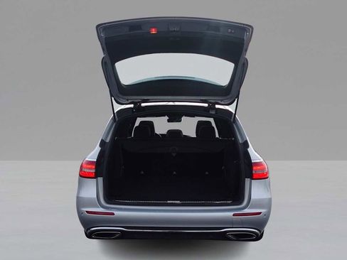 Used 2017 Mercedes-Benz E 400 4MATIC Wagon image 10