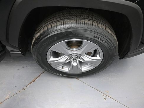 Used 2024 Toyota RAV4 XLE image 40