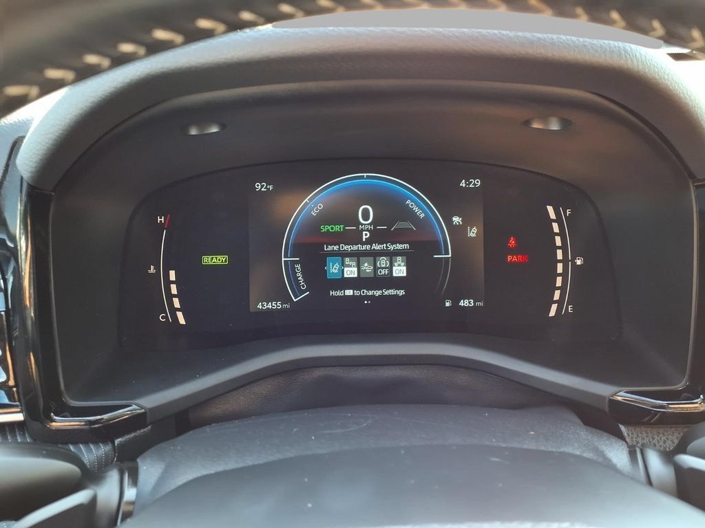Used 2025 Toyota Camry SE FWD image 18