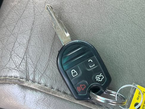 Used 2013 Ford Explorer XLT FWD image 27