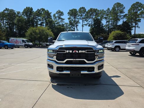 Used 2025 RAM 3500 Big Horn AWD/4WD image 3