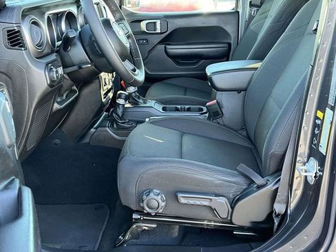 Used 2021 Jeep Wrangler Unlimited Sport image 13