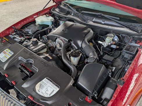 Used 1998 Lincoln Town Car Executive image 30