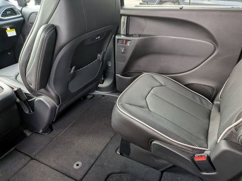 New 2027 Chrysler Pacifica Limited w/ Family Tech Group FWD image 26