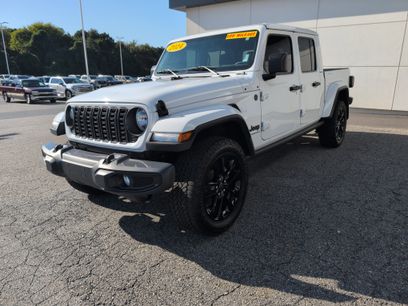 Used 2024 Jeep Gladiator Sport