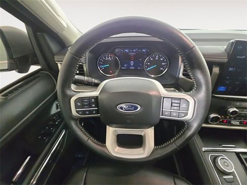 Certified 2024 Ford Expedition XLT image 12