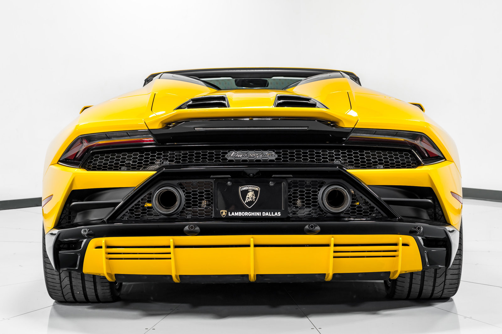 Used 2024 Lamborghini Huracan EVO AWD/4WD image 4
