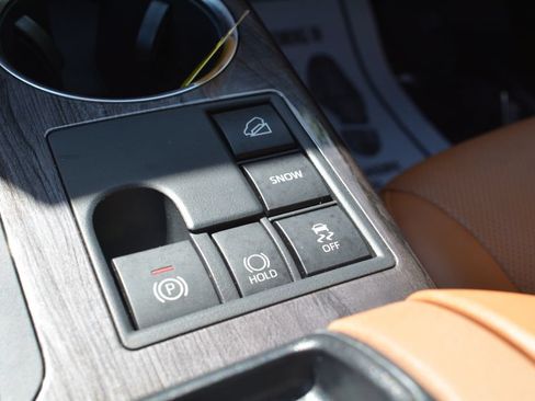 Used 2023 Toyota Highlander Platinum AWD/4WD image 19