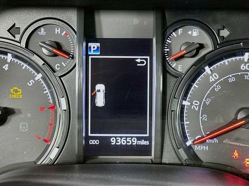 Used 2022 Toyota 4Runner SR5 AWD/4WD image 12