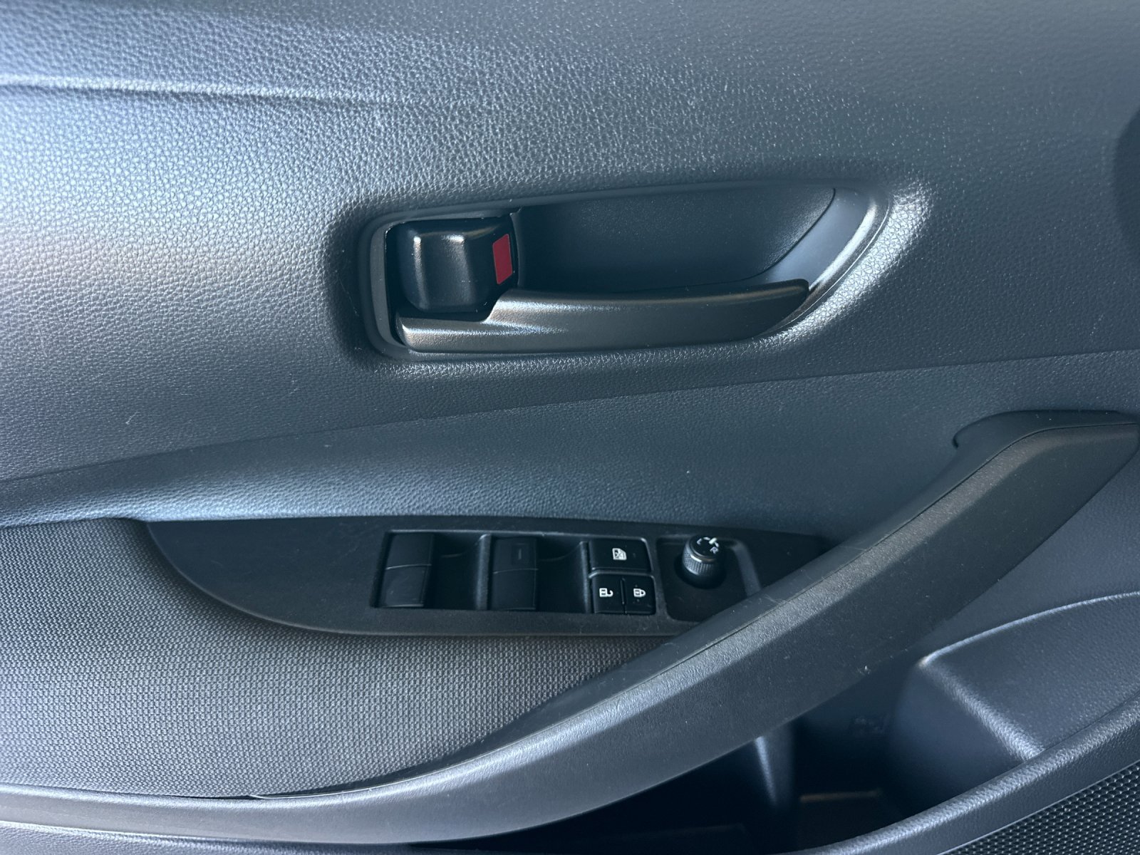 Used 2024 Toyota Corolla LE FWD image 10