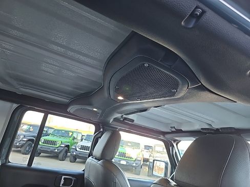 Used 2024 Jeep Wrangler Sport image 87